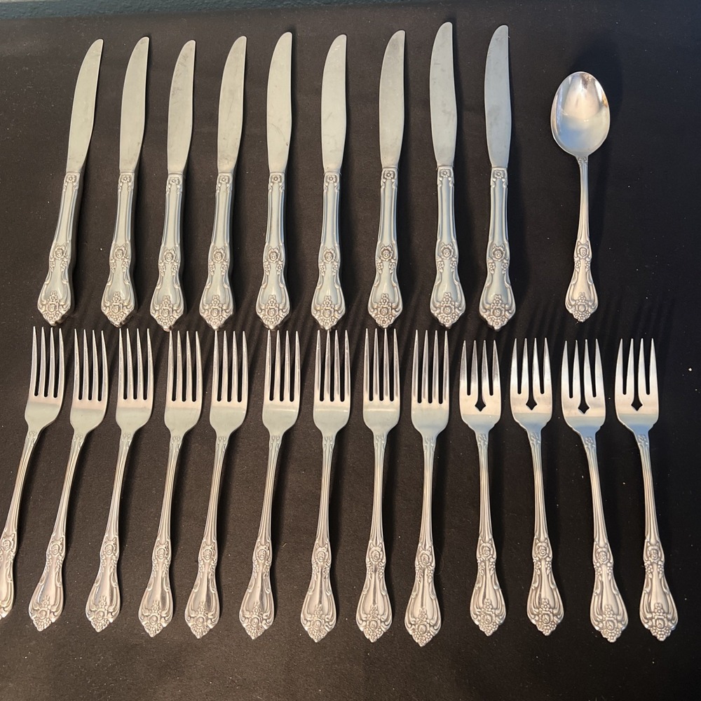 WM. A, Rogers Premier Stainless Oneida Ltd. U.S.A. Presidents Pattern 23‎ Pieces